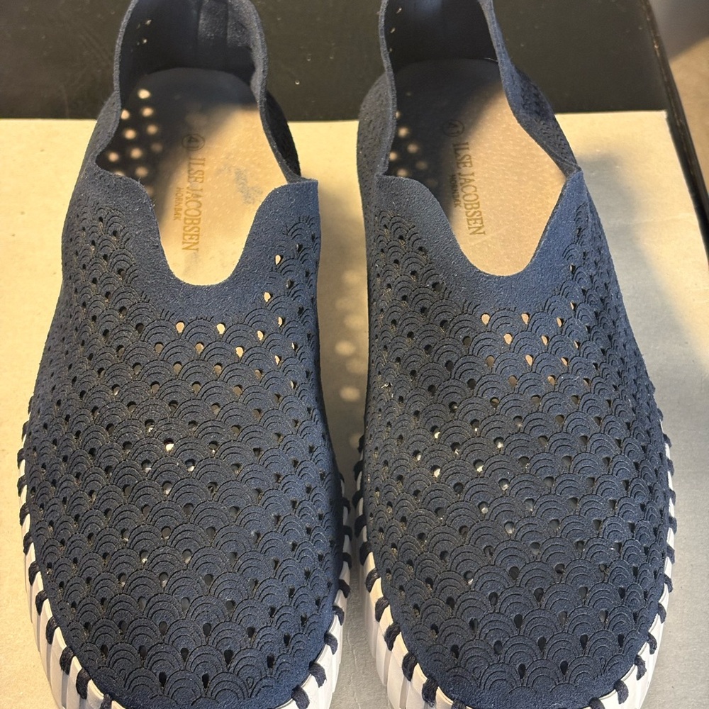 WRAPPED IN GRACE
Ilse Jacobsen Dark Indigo Platform Sneaker Sz(41)(10.5-11) - Picture 3 of 10